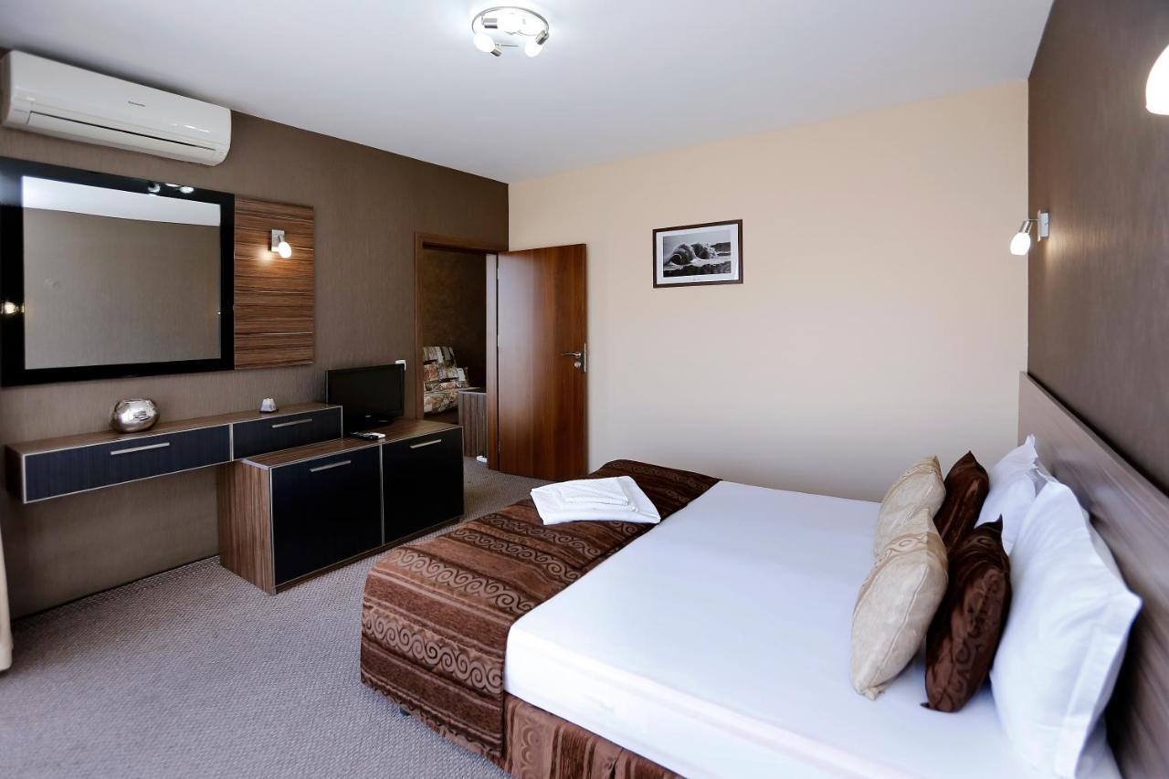 Coral Hotel 포마리 외부 사진